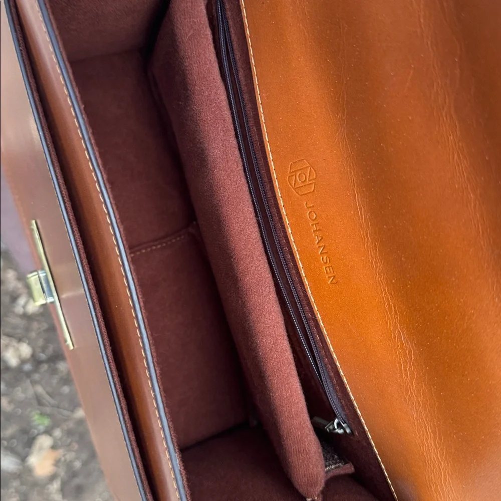 Johansen leather bag - Picture 7 of 10